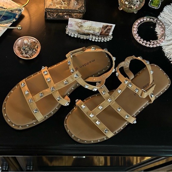 🎀Maddengirl•gladiator style sandals - Picture 6 of 9